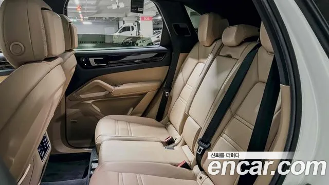 Porsche Cayenne 2019 thumb 10