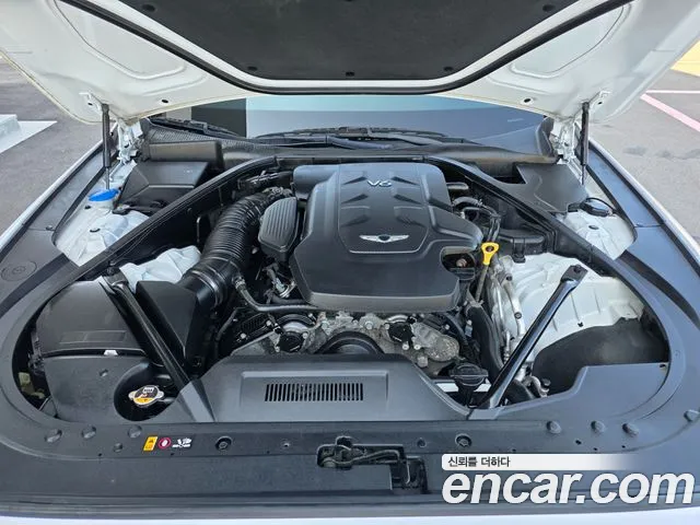 Genesis G80 2017 thumb 10