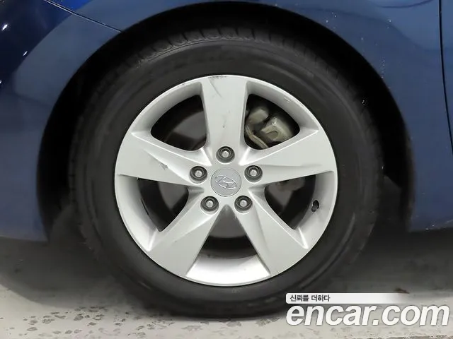 Hyundai Avante 2012 thumb 5