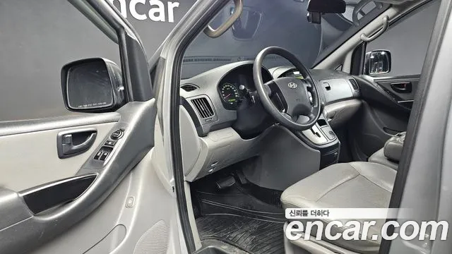 Hyundai Starex 2014 thumb 10
