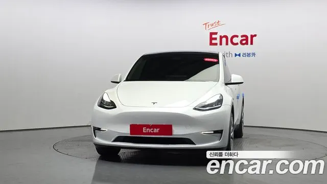Tesla Model Y 2022 thumb 2