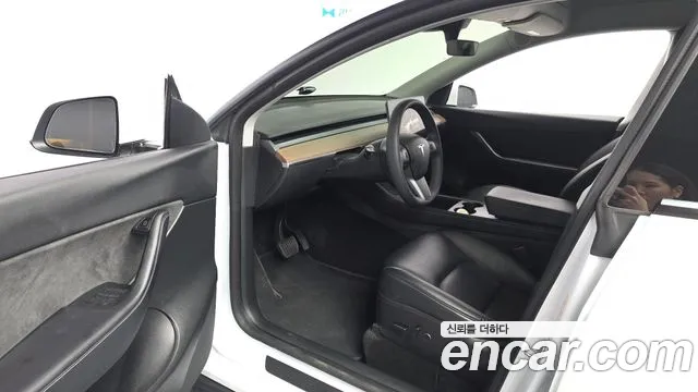 Tesla Model Y 2022 thumb 9