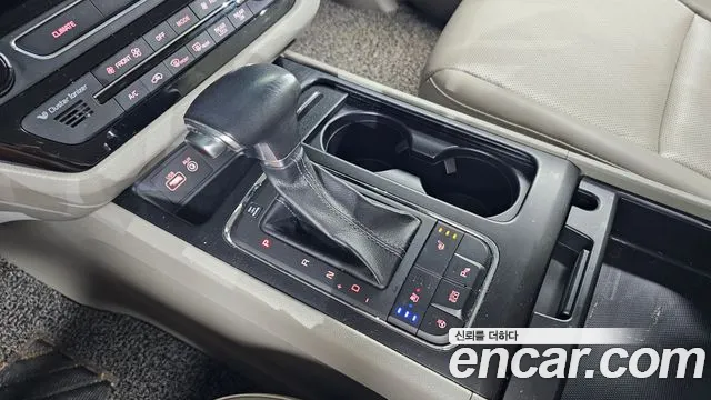 Kia Carnival 2018 thumb 9