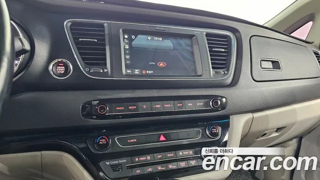 Kia Carnival 2018 thumb 12