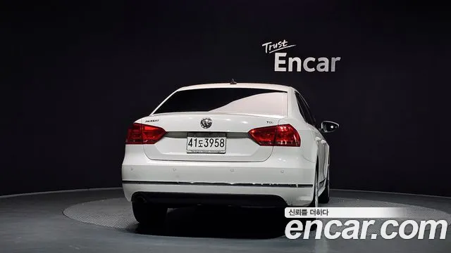 Volkswagen Passat (North America and China) 2015 thumb 4