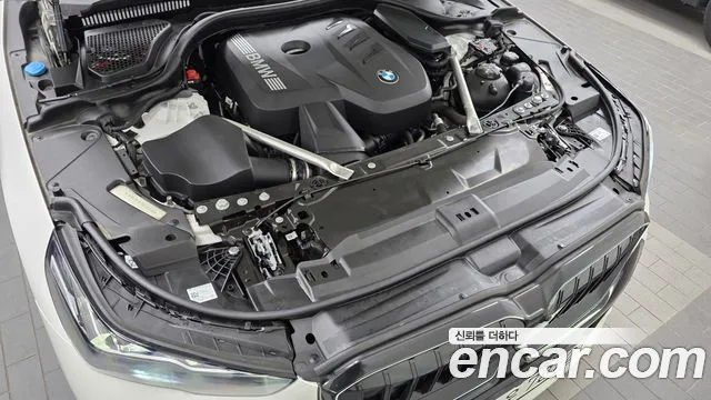 BMW 5-Series 2024 thumb 6