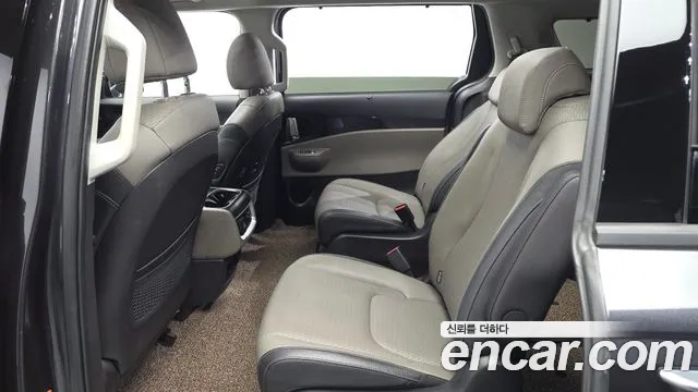 Kia Carnival 2024 thumb 11