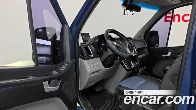 Hyundai Staria 2017 thumb 10