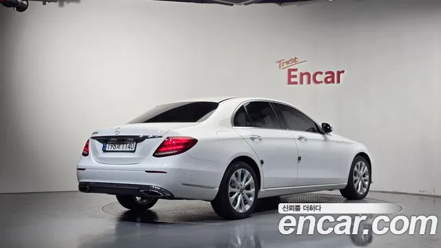 Mercedes-Benz E-Класс 2018 thumb 2