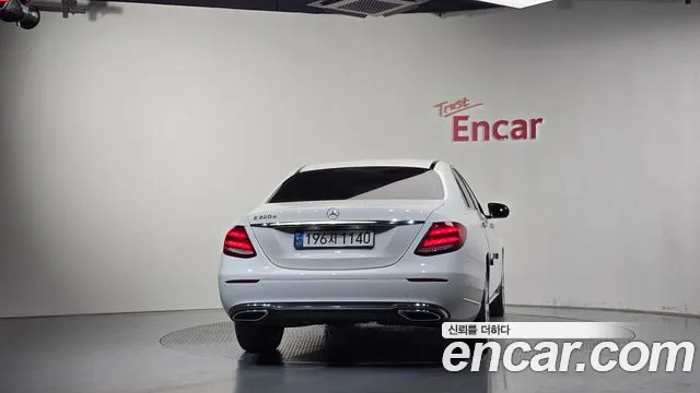 Mercedes-Benz E-Класс 2018 thumb 4