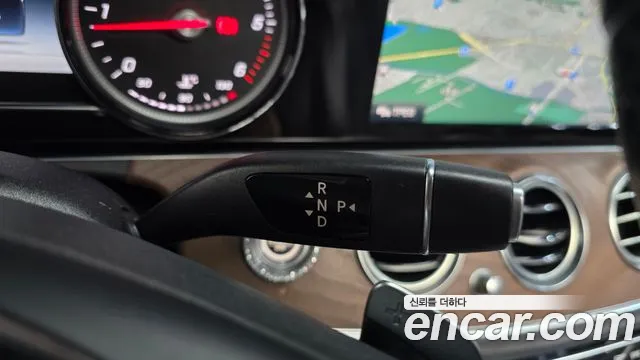 Mercedes-Benz E-Класс 2018 thumb 9