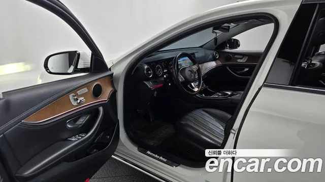 Mercedes-Benz E-Класс 2018 thumb 10