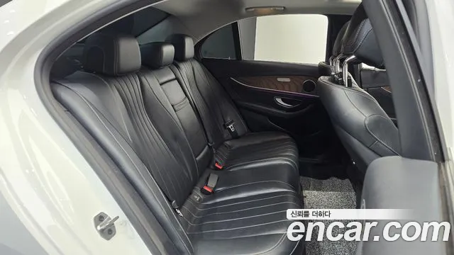 Mercedes-Benz E-Класс 2018 thumb 11