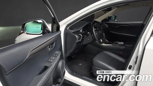 Lexus NX 2017 thumb 10