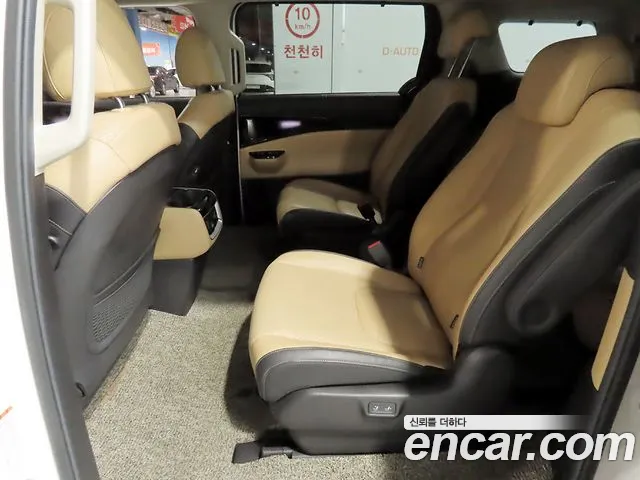 Kia Carnival 2021 thumb 7