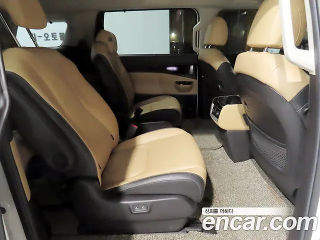 Kia Carnival 2021 thumb 8