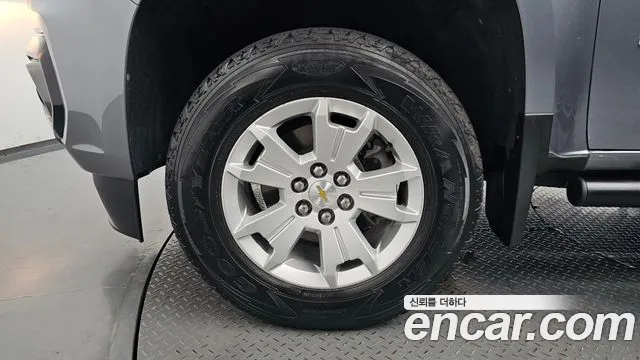 ChevroletGMDaewoo Colorado 2022 thumb 4