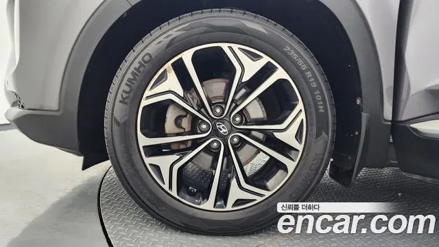 Hyundai Santa Fe 2019 thumb 5