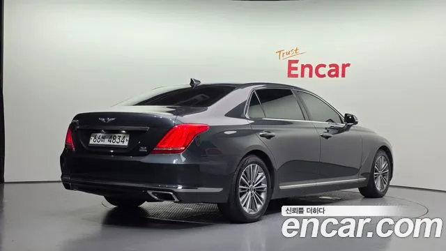 Genesis G90 2018 thumb 2