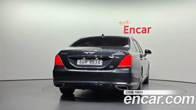 Genesis G90 2018 thumb 4