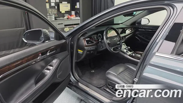 Genesis G90 2018 thumb 10