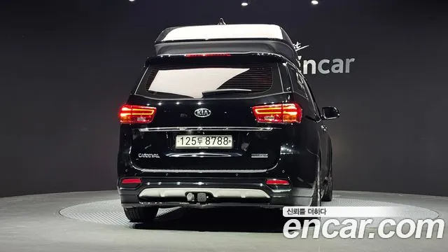 Kia Carnival 2020 thumb 4
