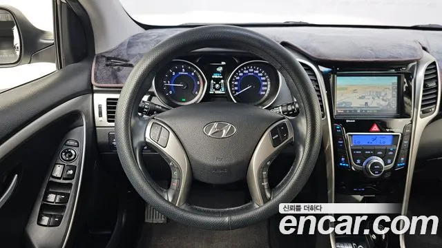 Hyundai i30 2013 thumb 12