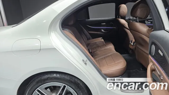 Mercedes-Benz E-Класс 2022 thumb 11