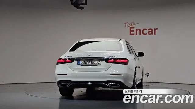 Mercedes-Benz E-Класс 2021 thumb 3