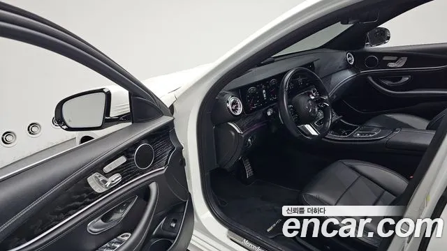 Mercedes-Benz E-Класс 2021 thumb 9