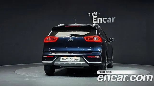 Kia Niro 2017 thumb 4