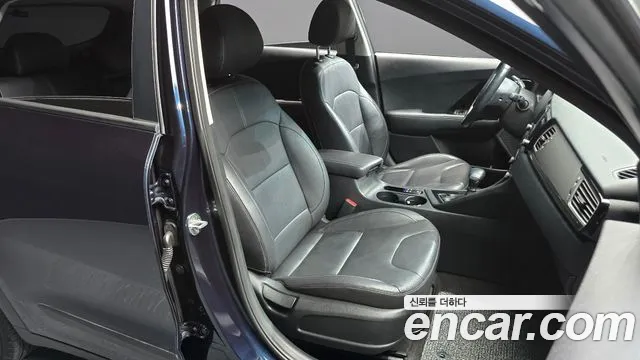 Kia Niro 2017 thumb 12