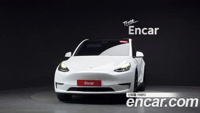 Tesla Model Y 2024 thumb 2
