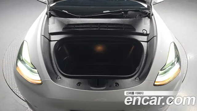 Tesla Model Y 2024 thumb 5