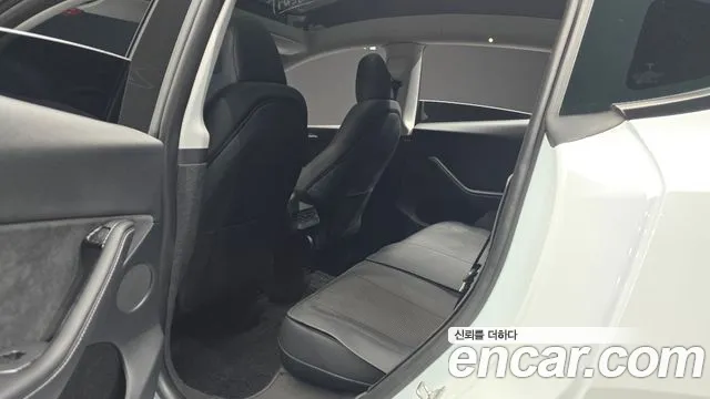 Tesla Model Y 2024 thumb 10