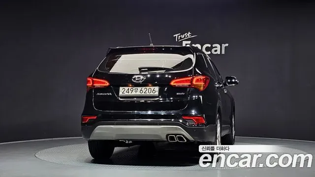 Hyundai Santa Fe 2018 thumb 4