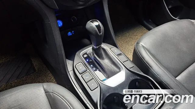 Hyundai Santa Fe 2018 thumb 9