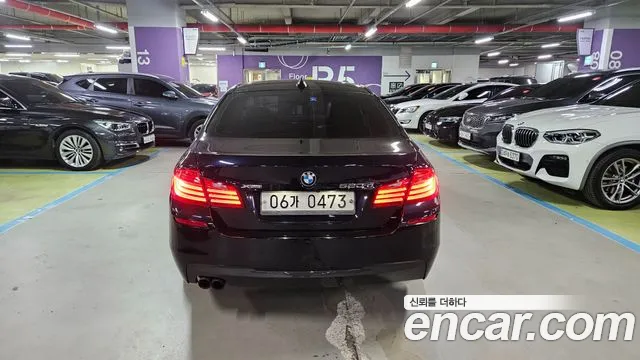 BMW 5-Series 2016 thumb 3