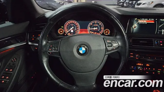 BMW 5-Series 2016 thumb 10