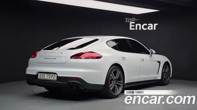 Porsche Panamera 2016 thumb 2