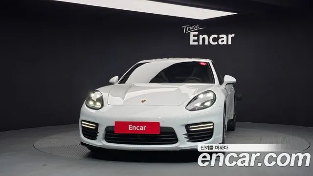 Porsche Panamera 2016 thumb 3