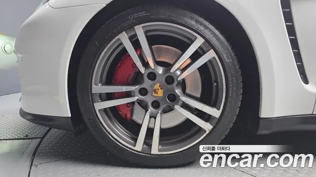 Porsche Panamera 2016 thumb 5