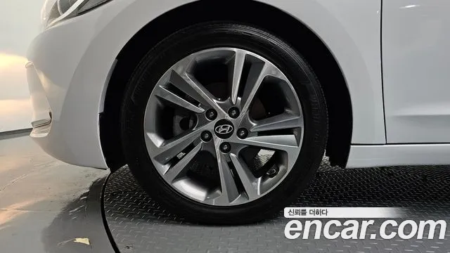 Hyundai Avante 2018 thumb 5