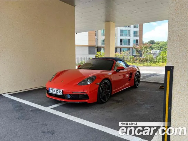 Porsche Cayman 2018 thumb 2