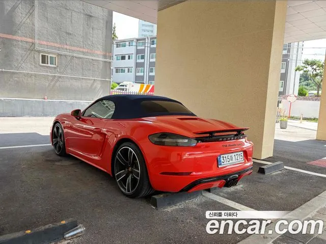 Porsche Cayman 2018 thumb 4