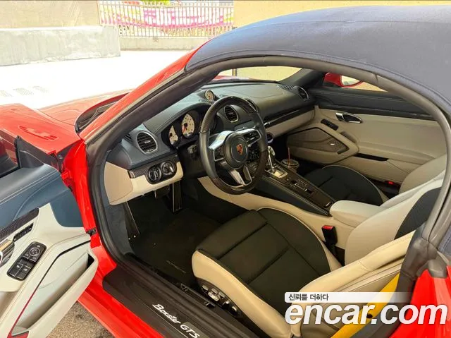 Porsche Cayman 2018 thumb 10
