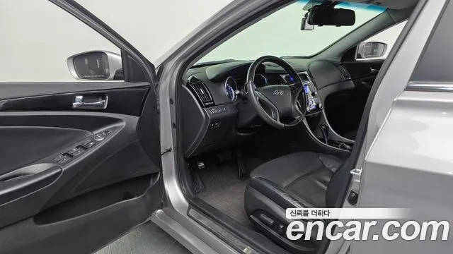 Hyundai Sonata 2011 thumb 10