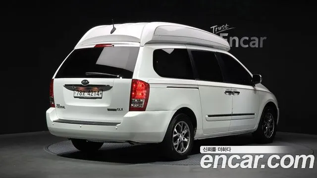 Kia Carnival 2013 thumb 2