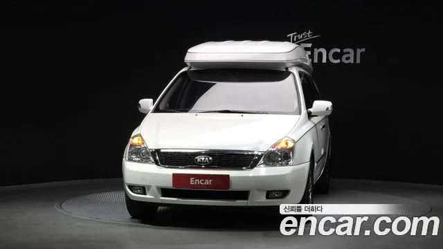 Kia Carnival 2013 thumb 3