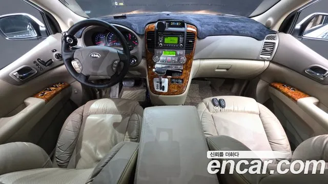 Kia Carnival 2013 thumb 7